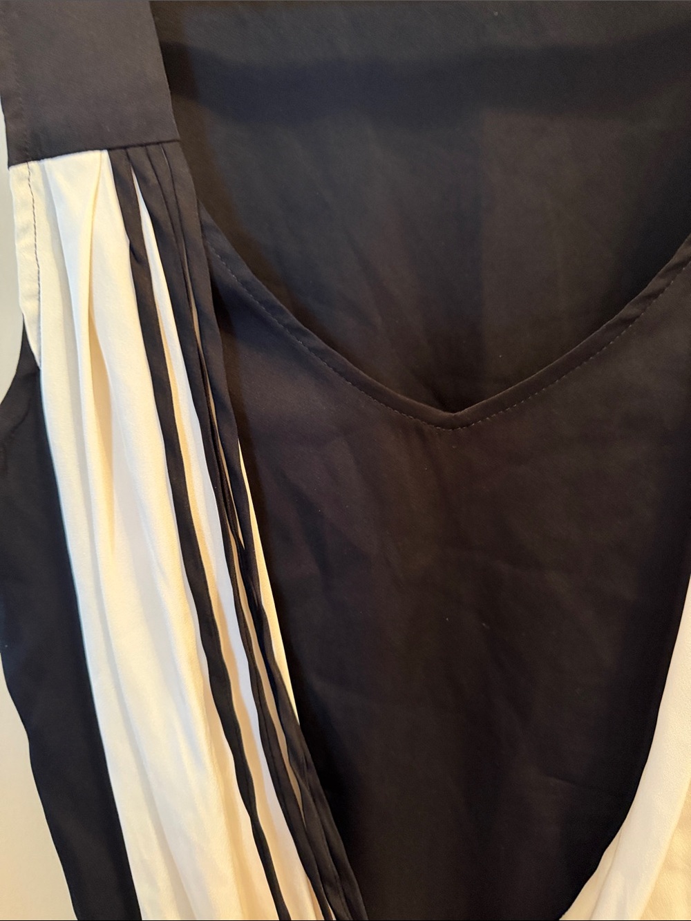 New Nanette Lepore Black and Ivory Silk Draped Cowl Neck Sleeveless Top 10 - Picture 4 of 9